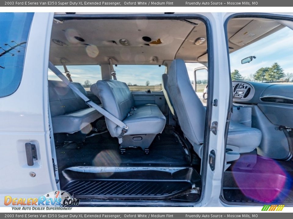 2003 Ford E Series Van E350 Super Duty XL Extended Passenger Oxford White / Medium Flint Photo #21