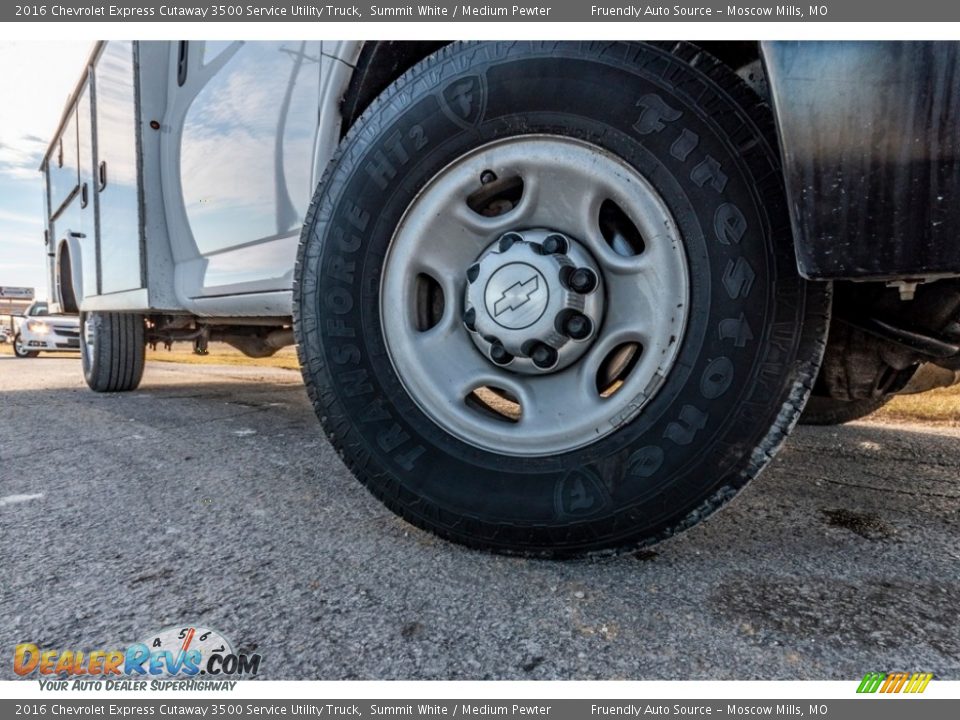2016 Chevrolet Express Cutaway 3500 Service Utility Truck Wheel Photo #2
