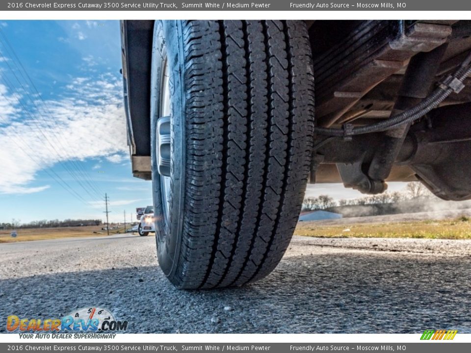 2016 Chevrolet Express Cutaway 3500 Service Utility Truck Summit White / Medium Pewter Photo #12