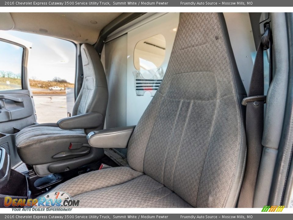 Front Seat of 2016 Chevrolet Express Cutaway 3500 Service Utility Truck Photo #18