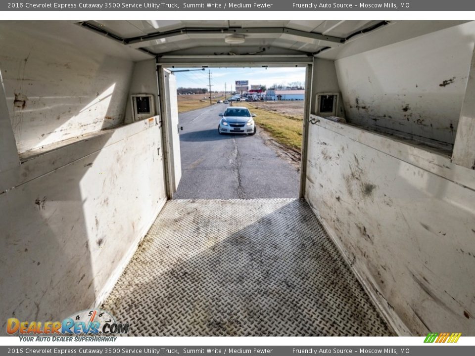 2016 Chevrolet Express Cutaway 3500 Service Utility Truck Summit White / Medium Pewter Photo #30