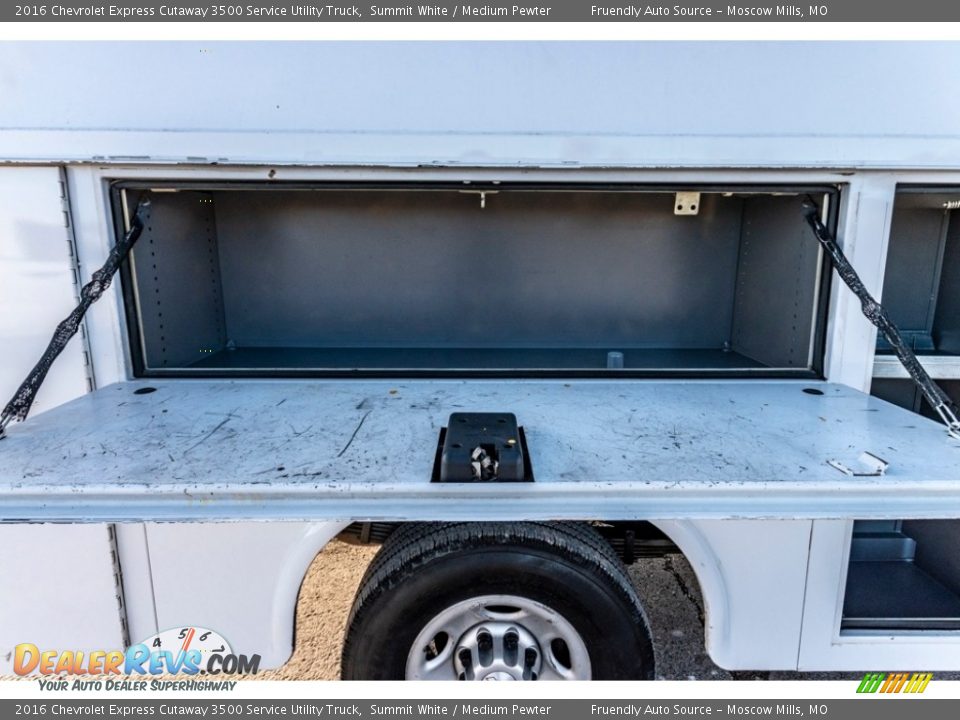 2016 Chevrolet Express Cutaway 3500 Service Utility Truck Summit White / Medium Pewter Photo #32