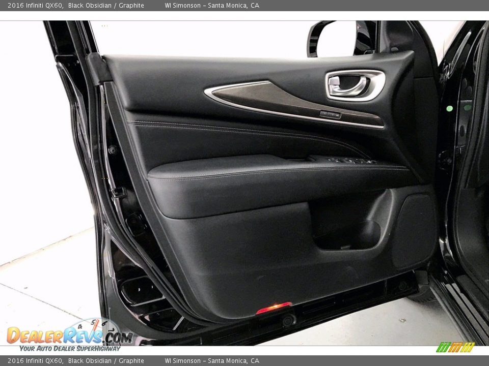 Door Panel of 2016 Infiniti QX60  Photo #26