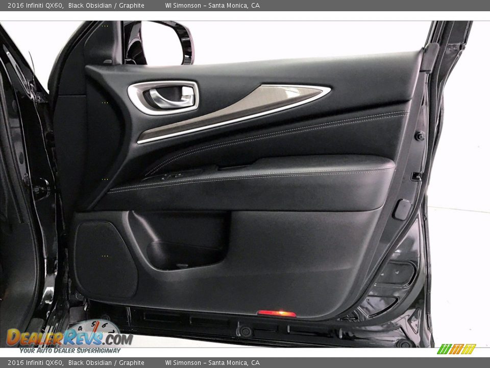 Door Panel of 2016 Infiniti QX60  Photo #27