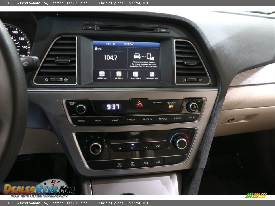 Controls of 2017 Hyundai Sonata Eco Photo #9