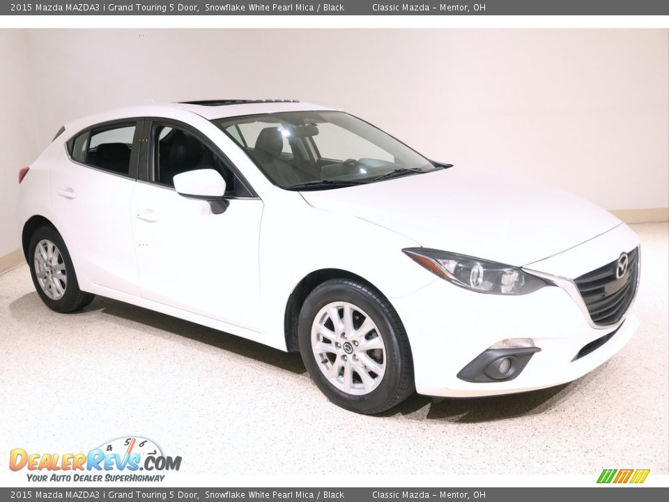 Front 3/4 View of 2015 Mazda MAZDA3 i Grand Touring 5 Door Photo #1