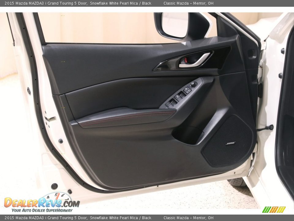 Door Panel of 2015 Mazda MAZDA3 i Grand Touring 5 Door Photo #4