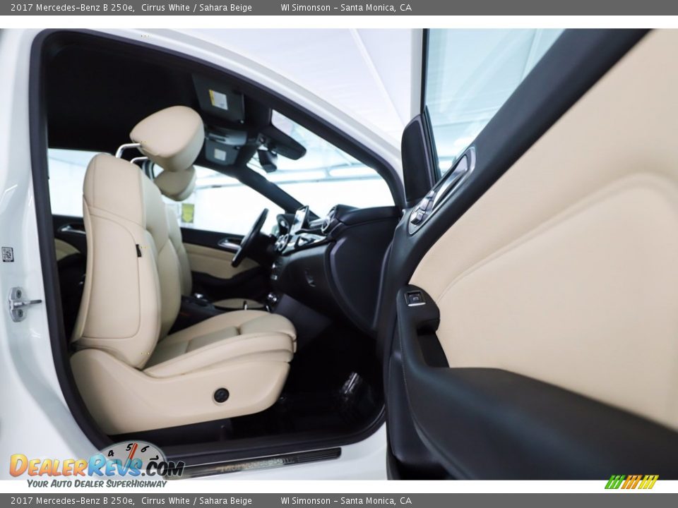 2017 Mercedes-Benz B 250e Cirrus White / Sahara Beige Photo #30