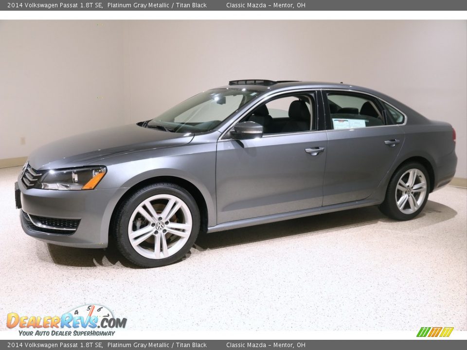 Front 3/4 View of 2014 Volkswagen Passat 1.8T SE Photo #3