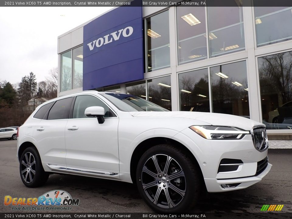 Front 3/4 View of 2021 Volvo XC60 T5 AWD Inscription Photo #1