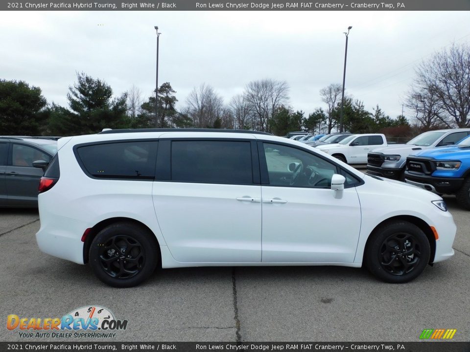 Bright White 2021 Chrysler Pacifica Hybrid Touring Photo #4