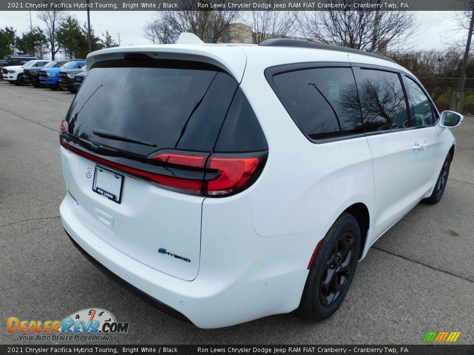 2021 Chrysler Pacifica Hybrid Touring Bright White / Black Photo #5