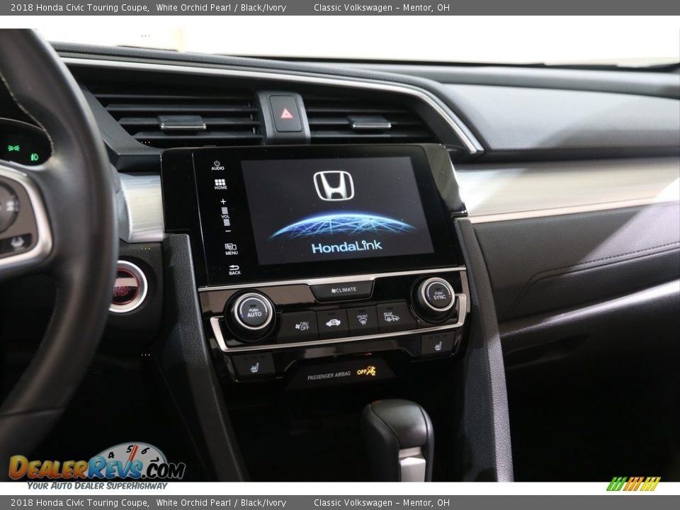 Controls of 2018 Honda Civic Touring Coupe Photo #9