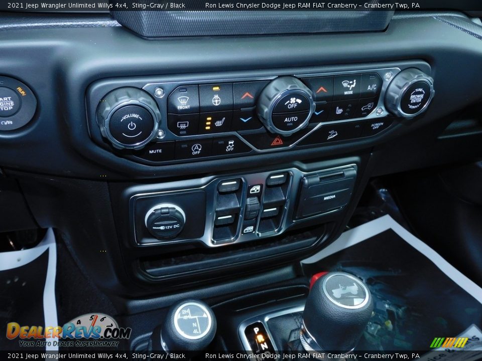 2021 Jeep Wrangler Unlimited Willys 4x4 Sting-Gray / Black Photo #18