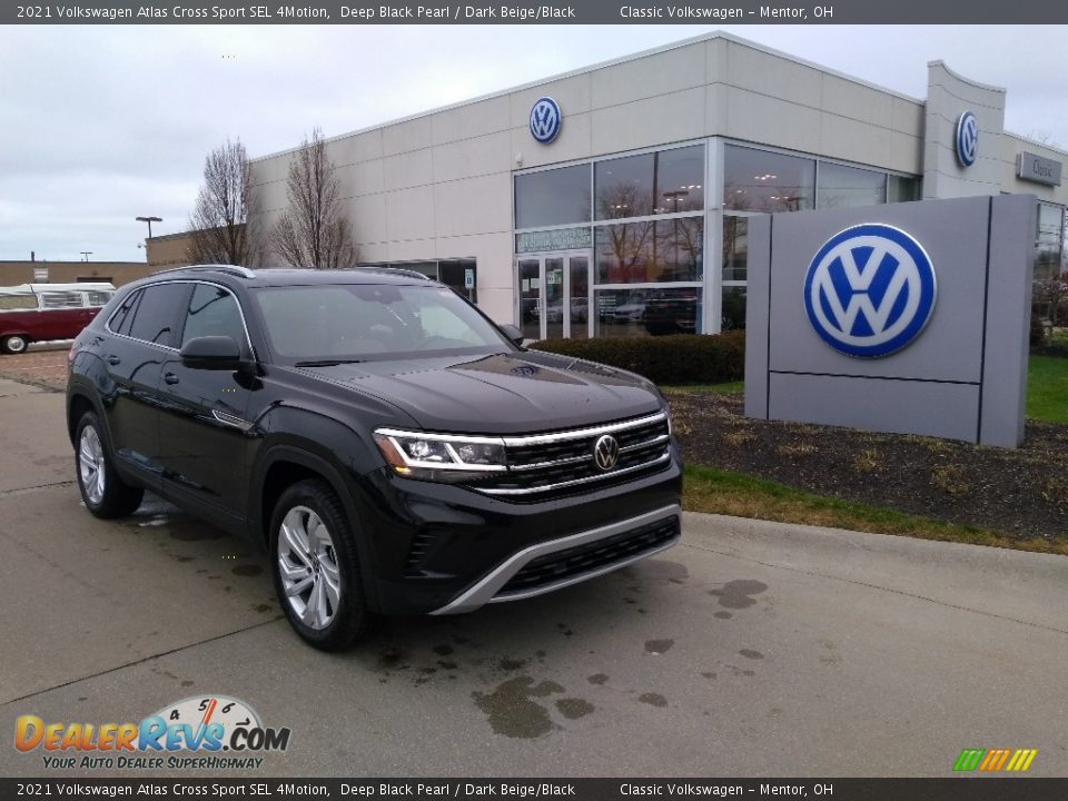 Front 3/4 View of 2021 Volkswagen Atlas Cross Sport SEL 4Motion Photo #1