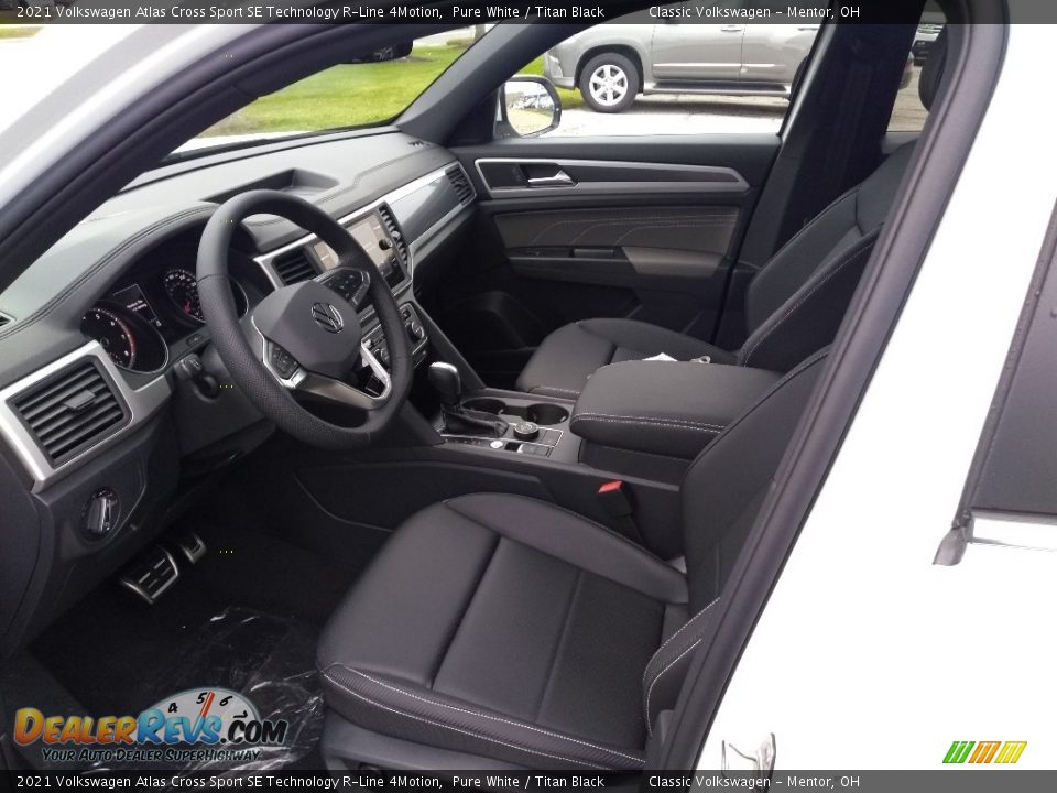 2021 Volkswagen Atlas Cross Sport SE Technology R-Line 4Motion Pure White / Titan Black Photo #4