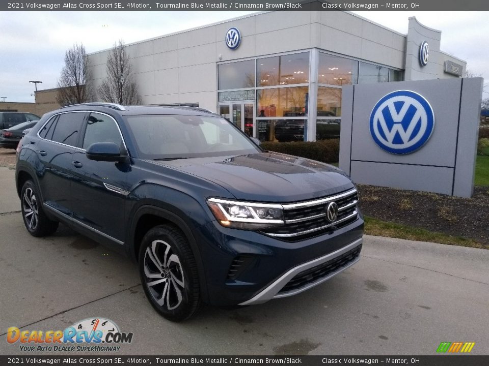 Front 3/4 View of 2021 Volkswagen Atlas Cross Sport SEL 4Motion Photo #1