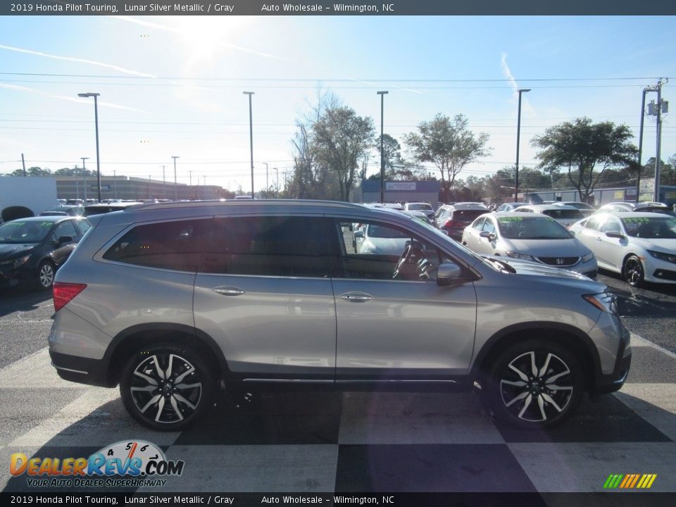 2019 Honda Pilot Touring Lunar Silver Metallic / Gray Photo #3