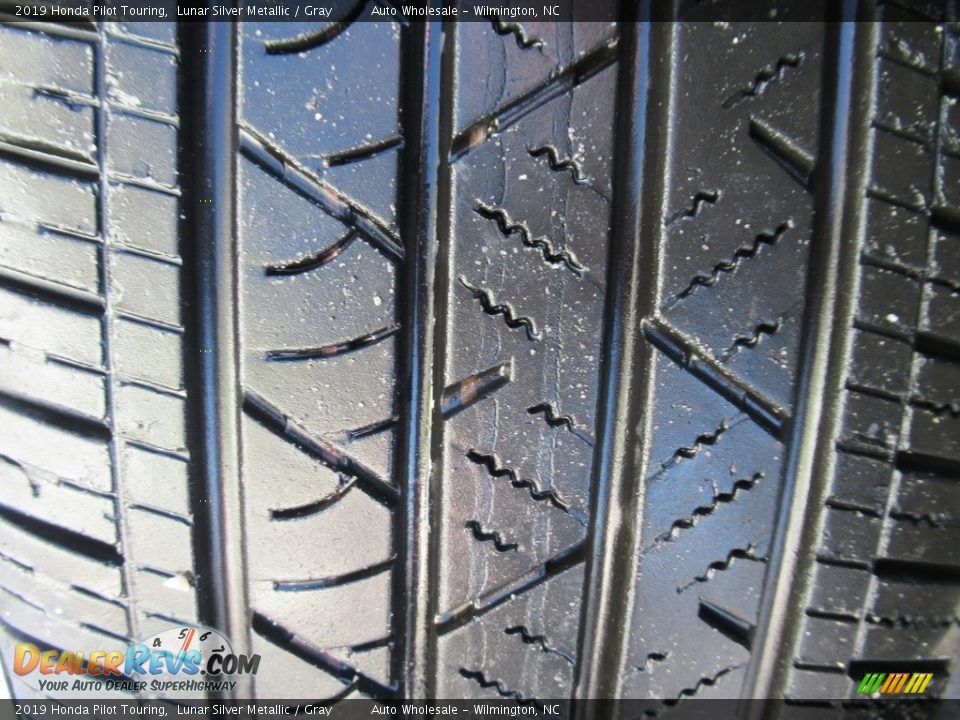 2019 Honda Pilot Touring Lunar Silver Metallic / Gray Photo #8