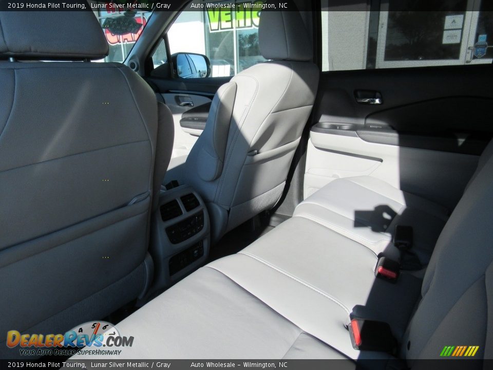 2019 Honda Pilot Touring Lunar Silver Metallic / Gray Photo #10