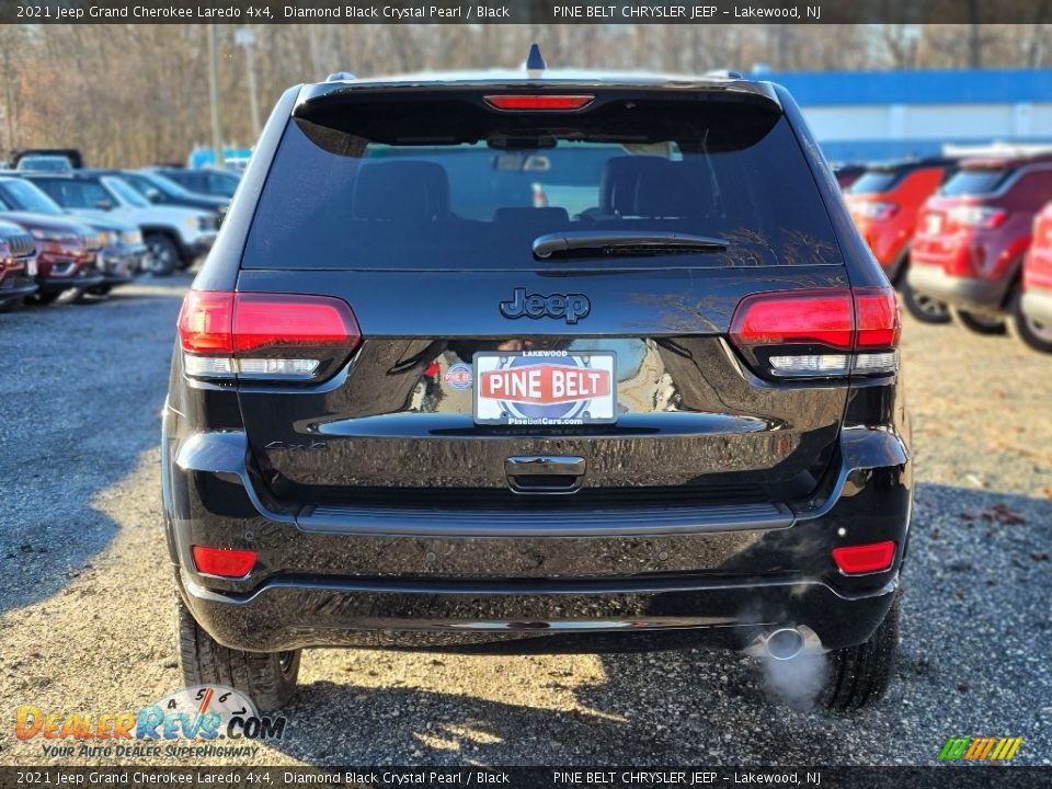 2021 Jeep Grand Cherokee Laredo 4x4 Diamond Black Crystal Pearl / Black Photo #7