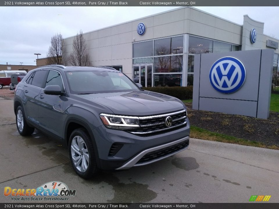 Front 3/4 View of 2021 Volkswagen Atlas Cross Sport SEL 4Motion Photo #1