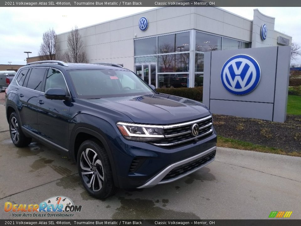 Front 3/4 View of 2021 Volkswagen Atlas SEL 4Motion Photo #1