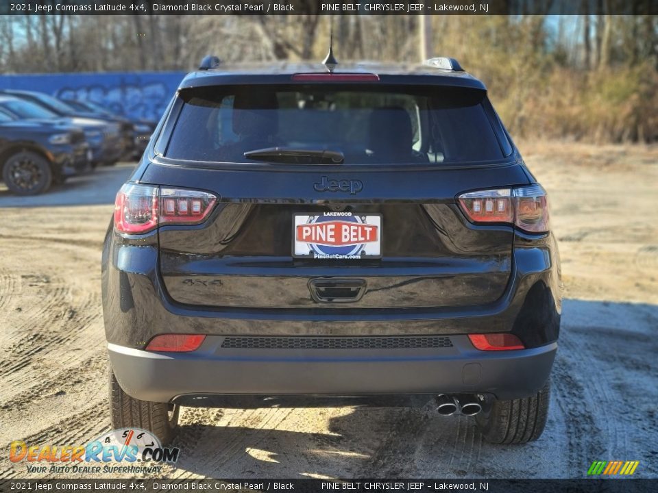 2021 Jeep Compass Latitude 4x4 Diamond Black Crystal Pearl / Black Photo #7