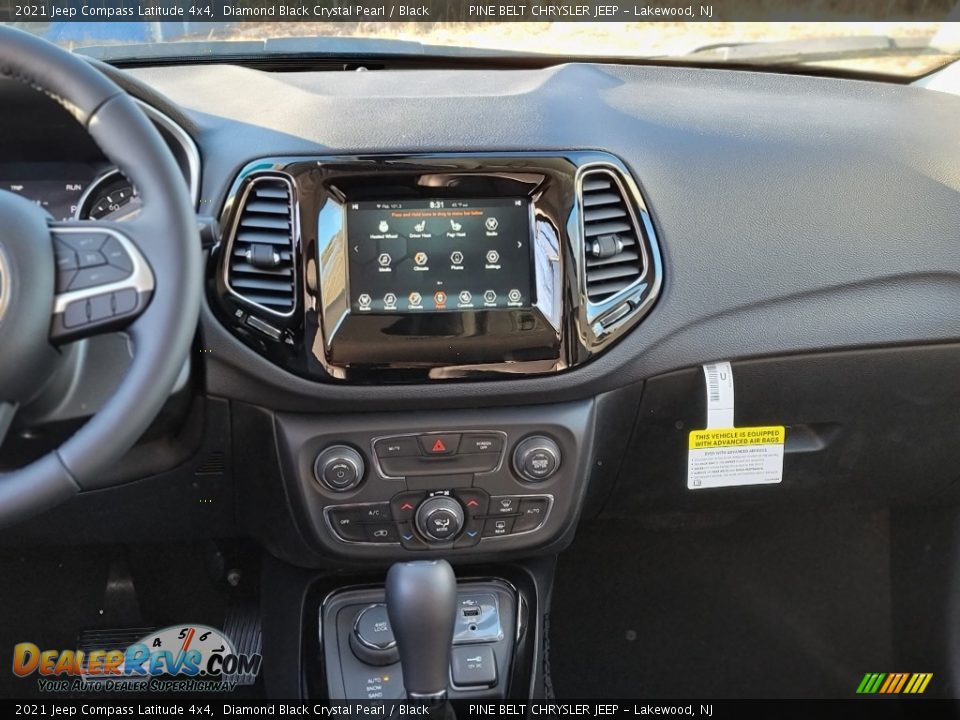 2021 Jeep Compass Latitude 4x4 Diamond Black Crystal Pearl / Black Photo #10