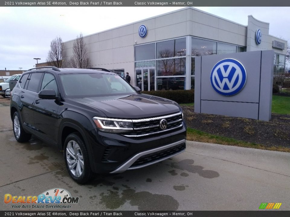 2021 Volkswagen Atlas SE 4Motion Deep Black Pearl / Titan Black Photo #1