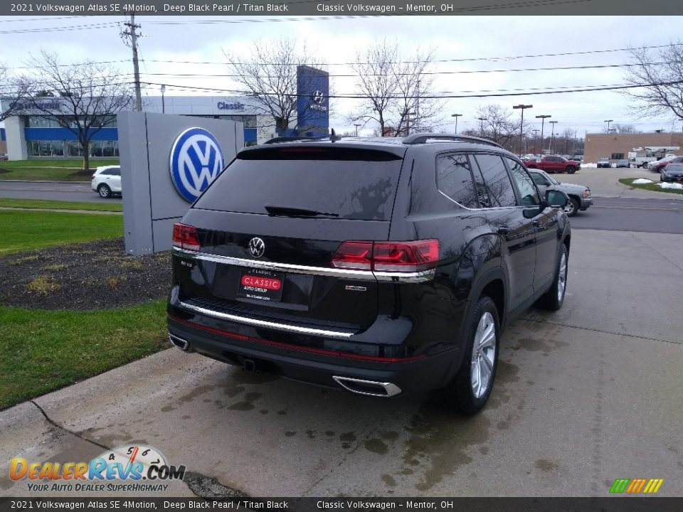 2021 Volkswagen Atlas SE 4Motion Deep Black Pearl / Titan Black Photo #2