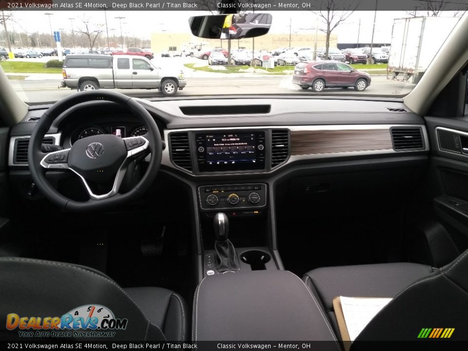 2021 Volkswagen Atlas SE 4Motion Deep Black Pearl / Titan Black Photo #3