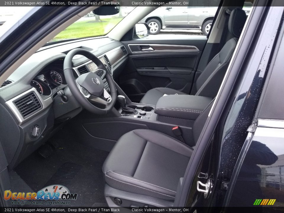 2021 Volkswagen Atlas SE 4Motion Deep Black Pearl / Titan Black Photo #4