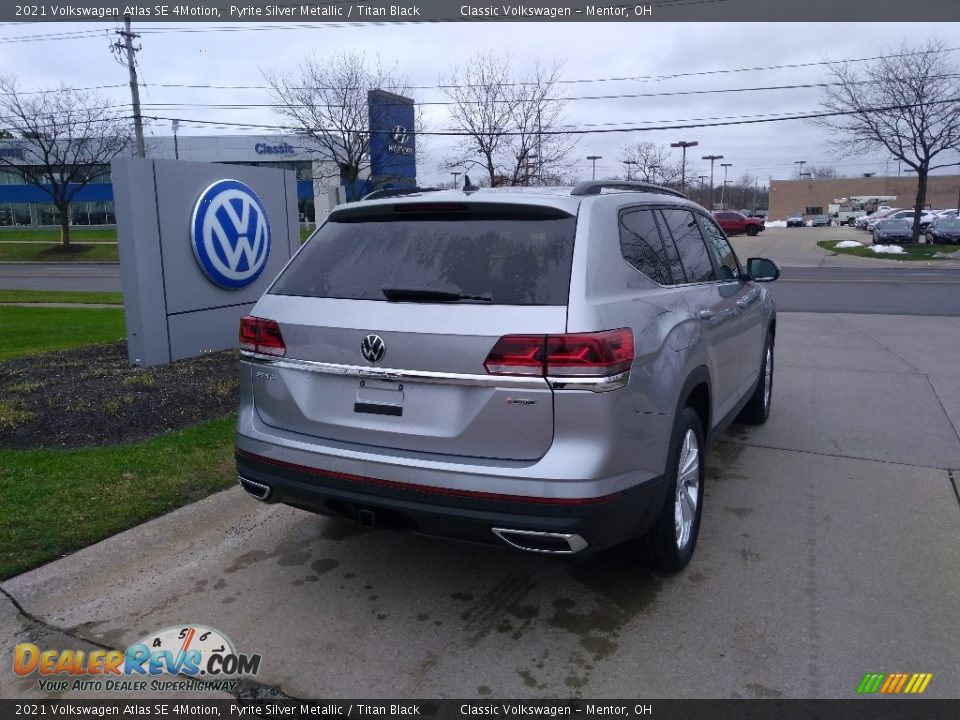 2021 Volkswagen Atlas SE 4Motion Pyrite Silver Metallic / Titan Black Photo #2