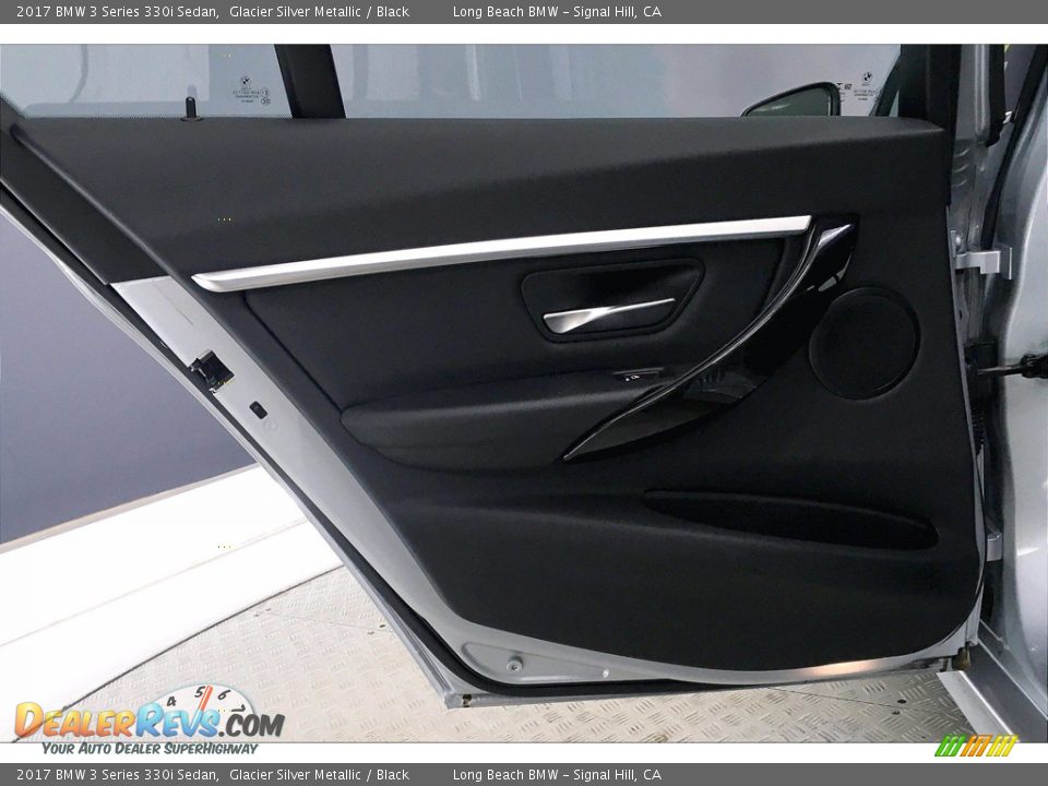 2017 BMW 3 Series 330i Sedan Glacier Silver Metallic / Black Photo #25
