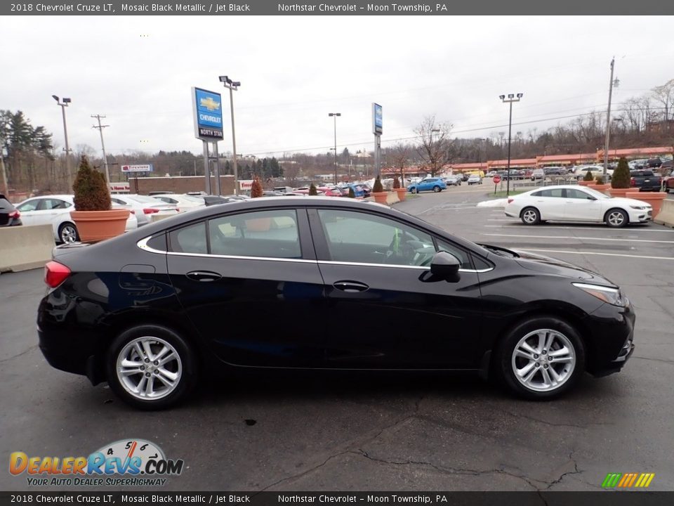 2018 Chevrolet Cruze LT Mosaic Black Metallic / Jet Black Photo #10