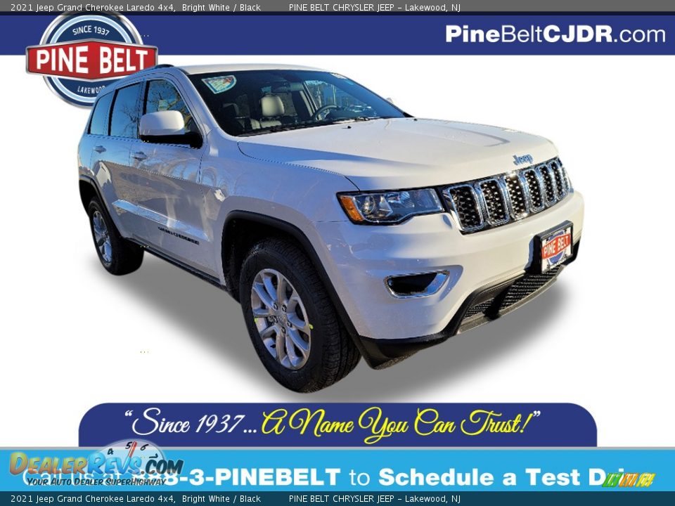 2021 Jeep Grand Cherokee Laredo 4x4 Bright White / Black Photo #1