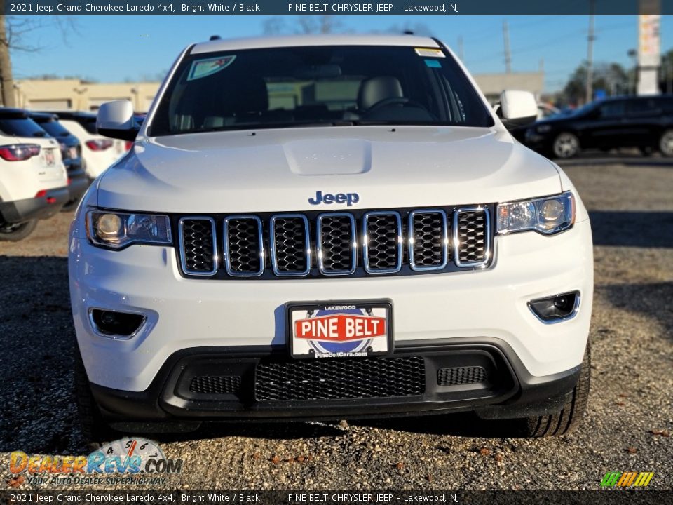 2021 Jeep Grand Cherokee Laredo 4x4 Bright White / Black Photo #3