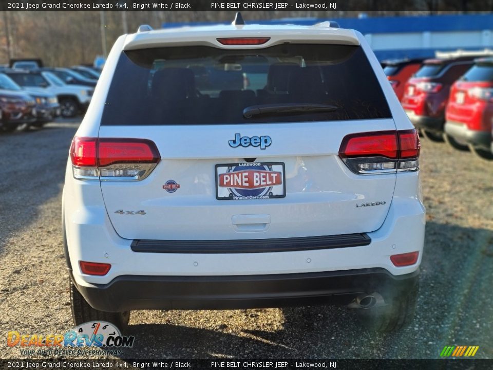 2021 Jeep Grand Cherokee Laredo 4x4 Bright White / Black Photo #7