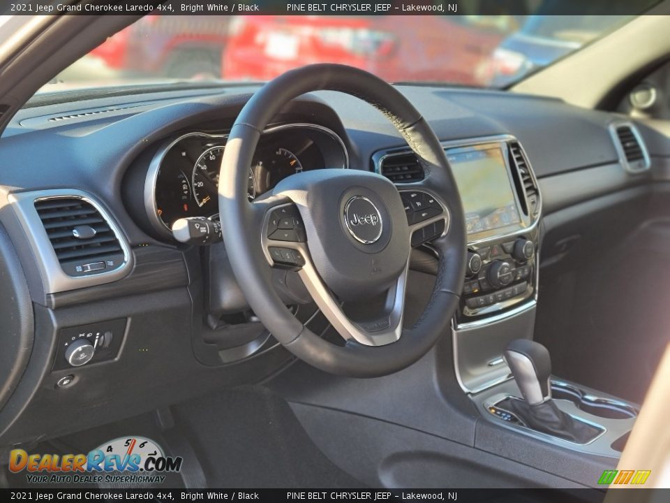 2021 Jeep Grand Cherokee Laredo 4x4 Bright White / Black Photo #12