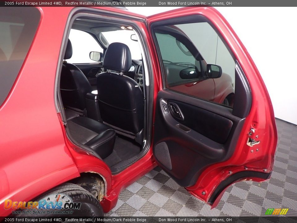 2005 Ford Escape Limited 4WD Redfire Metallic / Medium/Dark Pebble Beige Photo #36