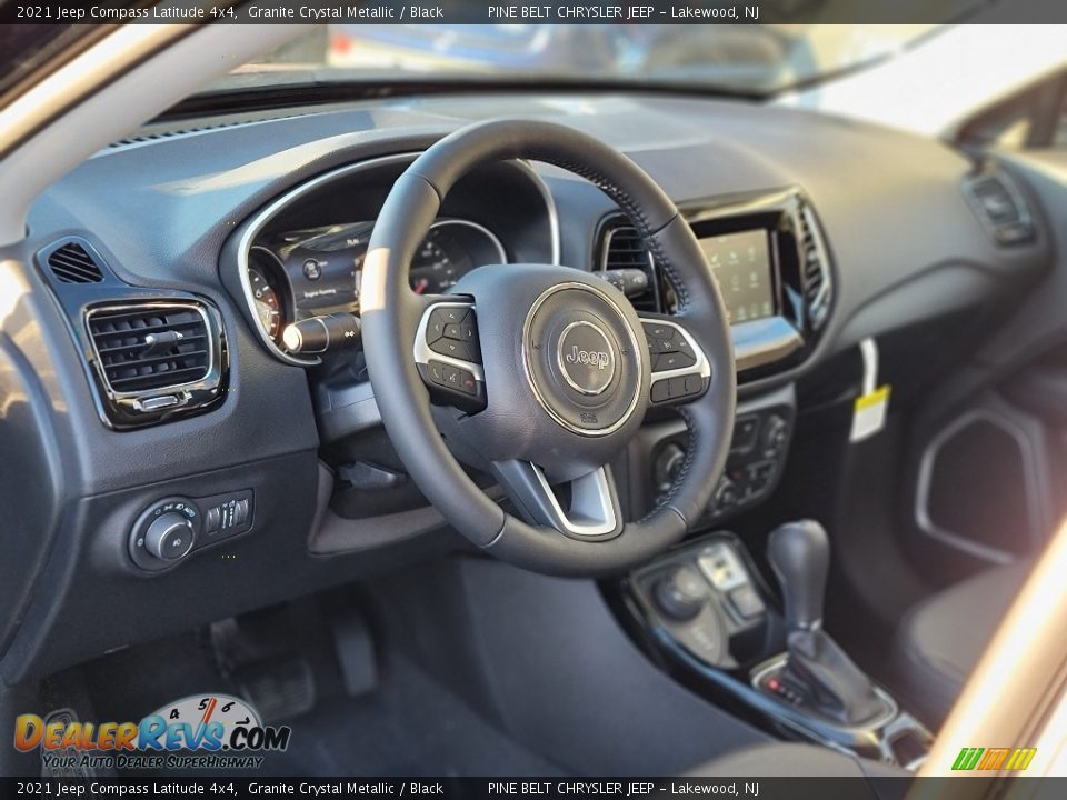 2021 Jeep Compass Latitude 4x4 Granite Crystal Metallic / Black Photo #12