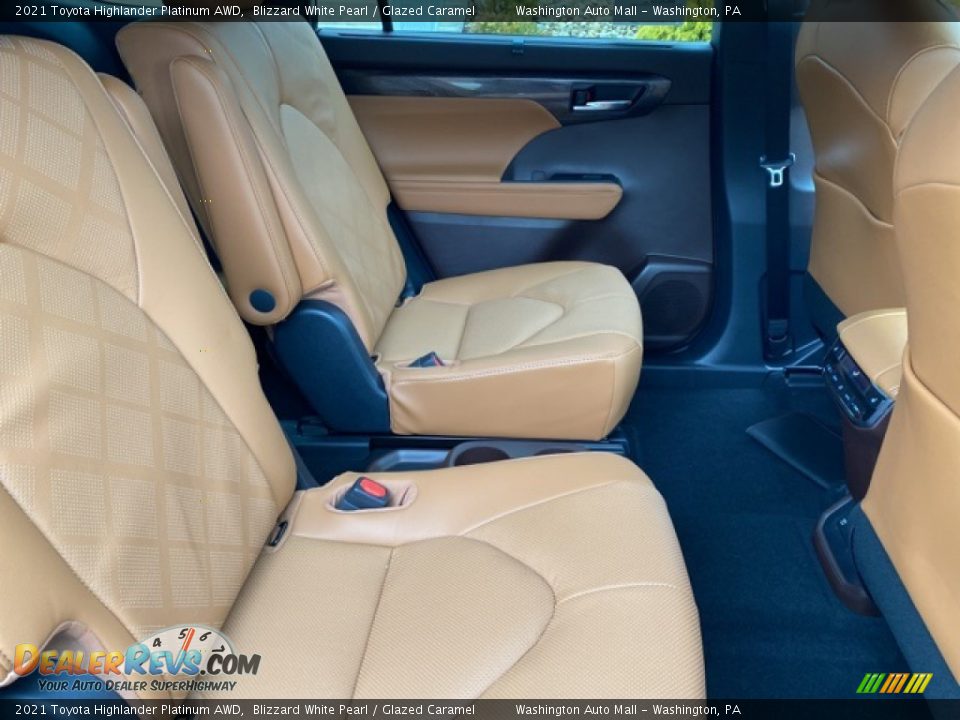 Rear Seat of 2021 Toyota Highlander Platinum AWD Photo #30