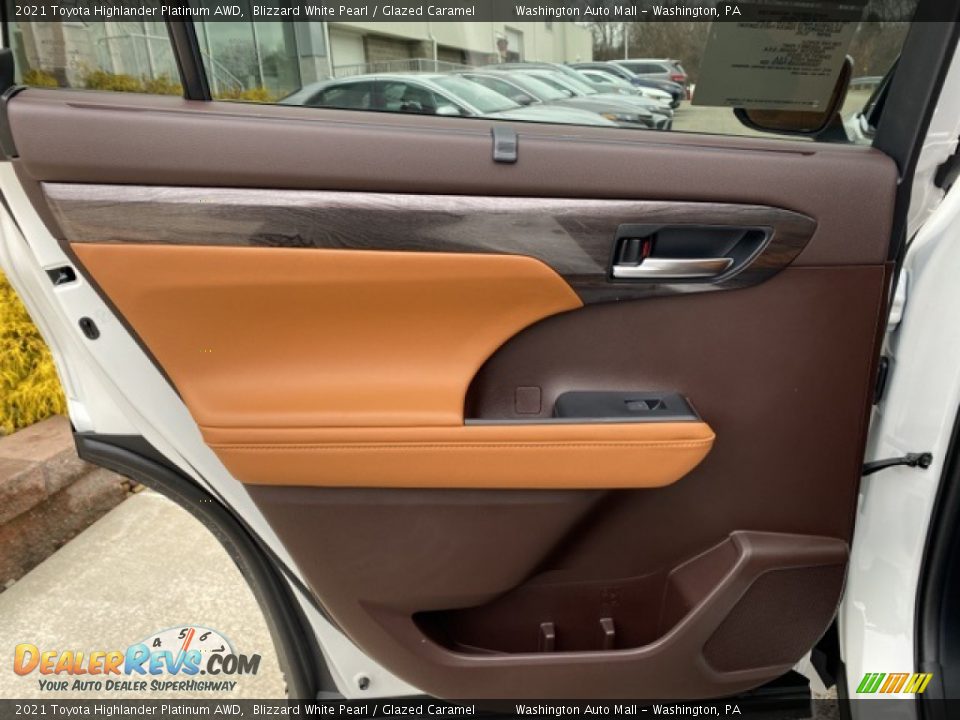 Door Panel of 2021 Toyota Highlander Platinum AWD Photo #33