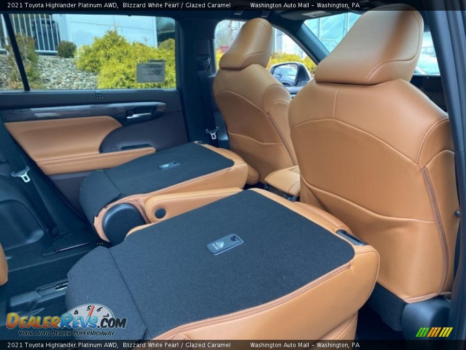 Rear Seat of 2021 Toyota Highlander Platinum AWD Photo #35