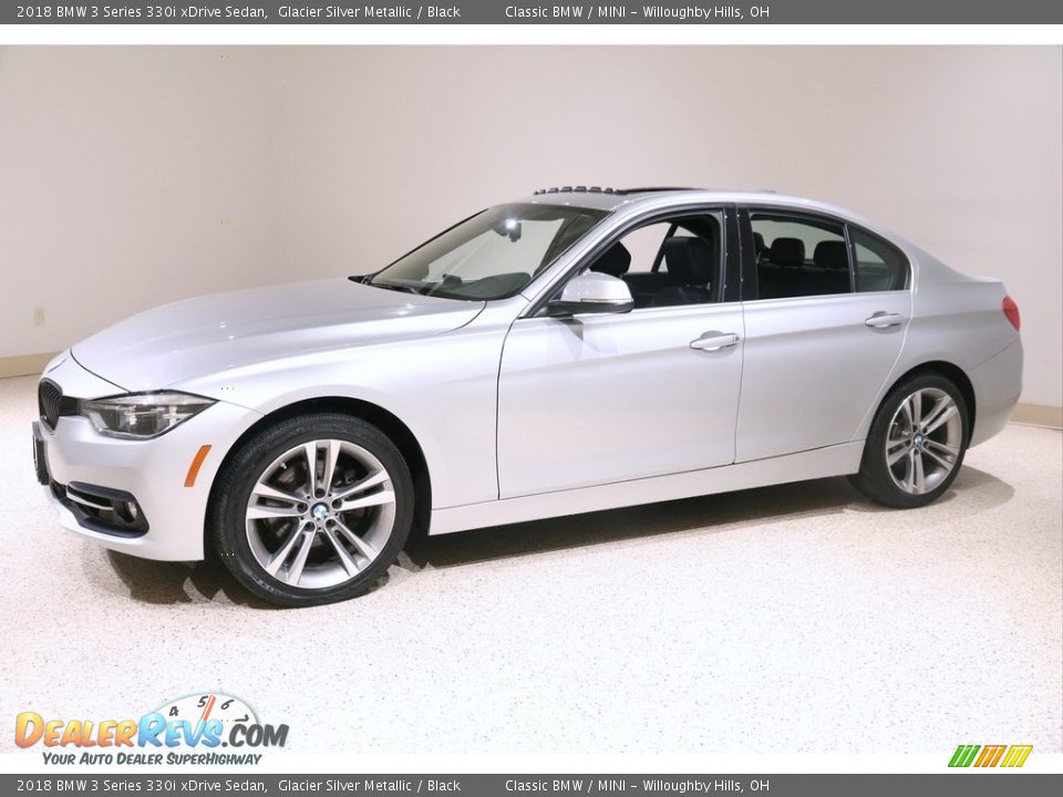 2018 BMW 3 Series 330i xDrive Sedan Glacier Silver Metallic / Black Photo #3