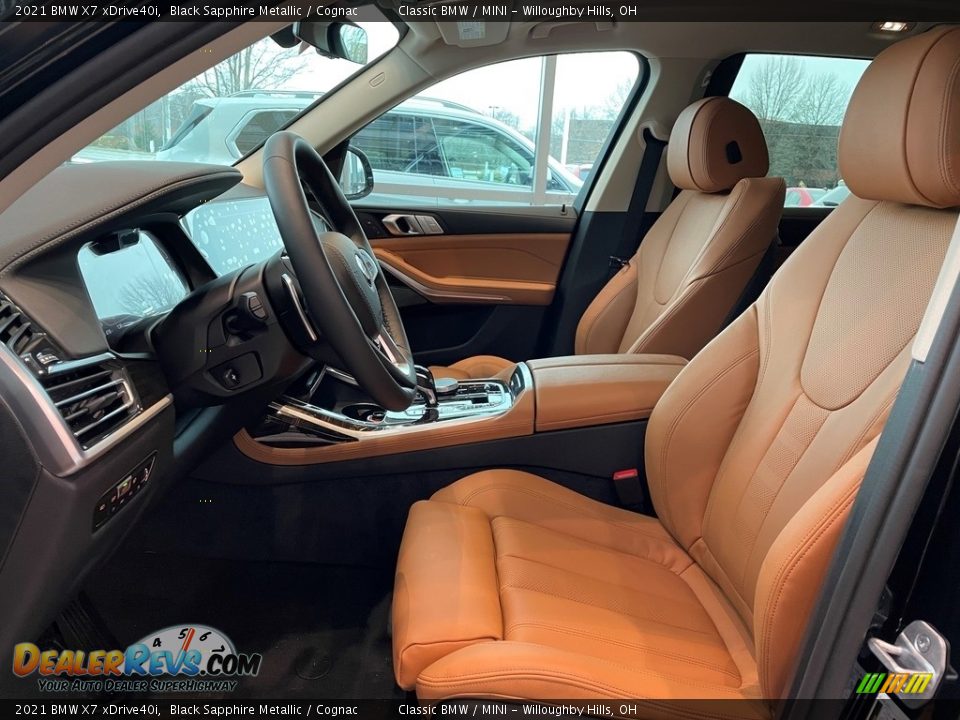 Front Seat of 2021 BMW X7 xDrive40i Photo #3