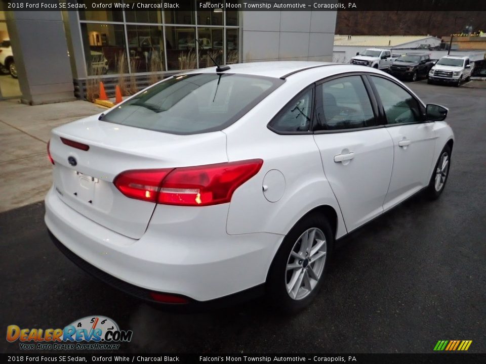 2018 Ford Focus SE Sedan Oxford White / Charcoal Black Photo #2