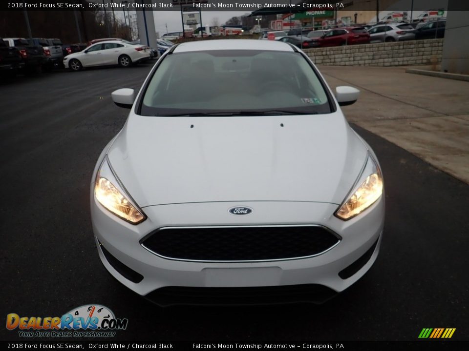 2018 Ford Focus SE Sedan Oxford White / Charcoal Black Photo #8