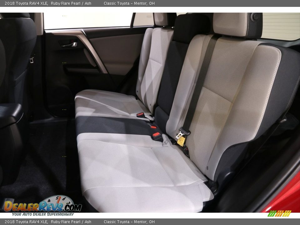 2018 Toyota RAV4 XLE Ruby Flare Pearl / Ash Photo #17